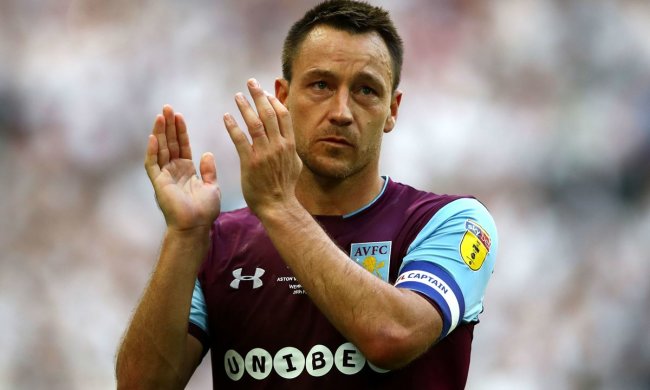 Знаменитого футболиста не пускает в Россию семья