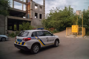 На Одещині неадекват відкрив вогонь по перехожих: "гаряча точка" просто на балконі, містяни в ауті