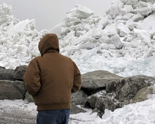 Разрушенные дома, вырванные с корнем деревья: на Канаду обрушилось ледяное цунами