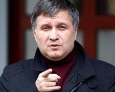 Аваков остался без премии, но всё равно получил более 16 тысяч гривен