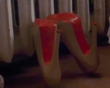 "Ленінград" переписала текст скандальної пісні про лабутени (відео)
