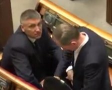 Как "скрытные" депутаты "Оппоблока" деньгами делились