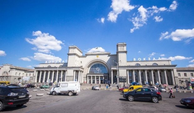 В Днепропетровске "заминировали" три вокзала