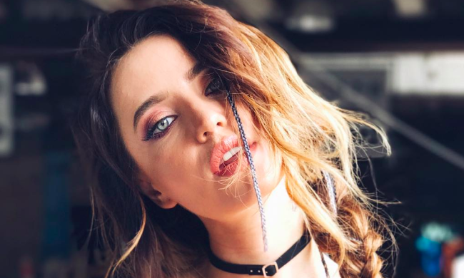 Дорофєєва підкорила Париж неймовірним образом: люба француженка