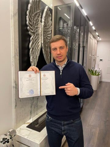 Антон Ткаченко