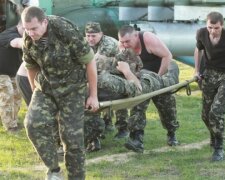 Молиться все Дніпро: з Донбасу привезли тяжкопораненого героя, в небо піднята авіація