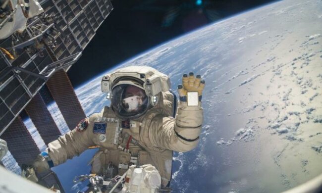 Землю вперше зафільмували на любительську камеру з космосу: відео