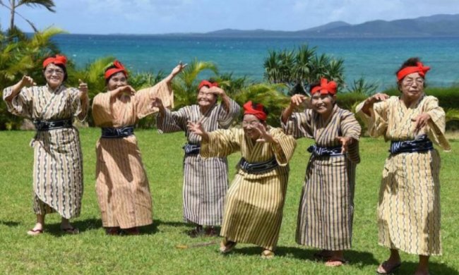 Японію підкорили співоча група бабусь (відео)