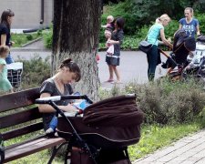 Аліменти в Україні: горе-батьків посадять до електронної клітки