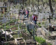 Києву потрібні три нових кладовища