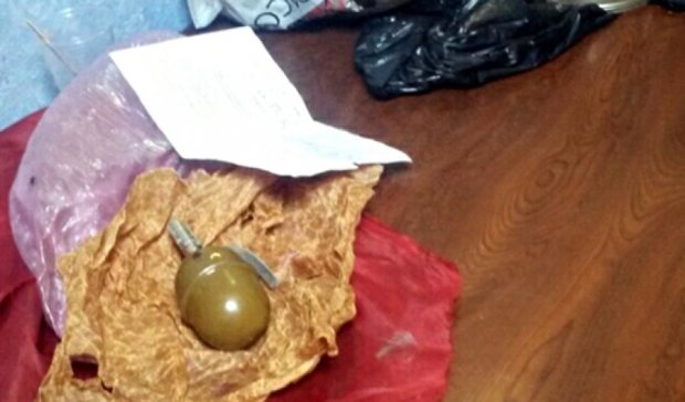 Копы задержали мужчину с "взрывным" сувениром в самоваре (ФОТО)