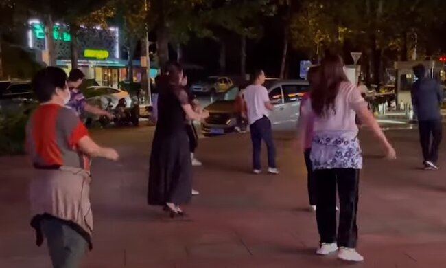 Танцюючі бабусі, скріншот: Youtube