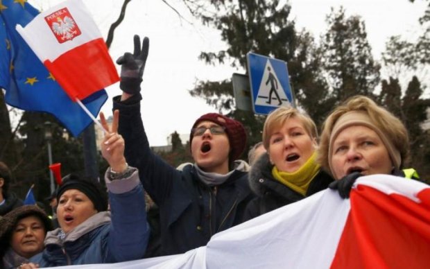 Новый премьер Польши бросил первый камень в сторону Украины