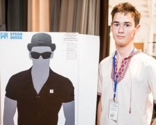 Юний українець винайшов помічника для незрячих людей