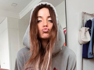 Надя Дорофєєва, instagram.com/nadyadorofeeva/