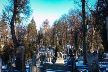 Кладовище, фото: find-way.com.ua