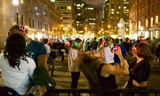 Дискотеки "у тиші" набирають обертів в Сполучених Штатах