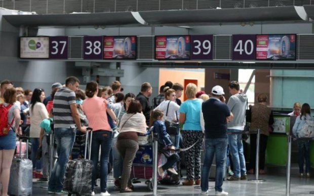 Двое суток в аэропорту: как сложилась судьба украинцев