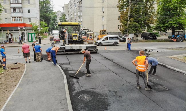 Автодор лататиме дороги відходами: замість щебеню та піску, зате дешевше