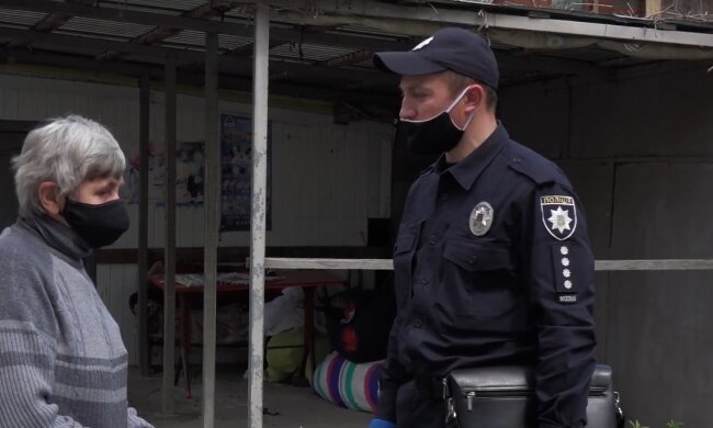 Франківчан масово бомблять дивними посилками, відкриєте - пошкодуєте