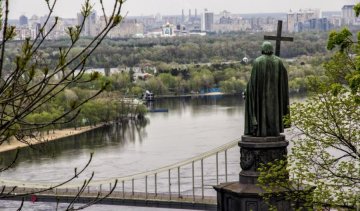 У Києві вандали поглумилися над пам'ятником