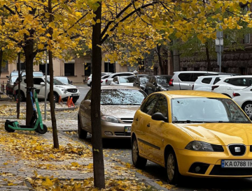 Київ, машини, фото із соцмереж