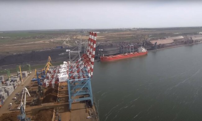 порт "Южный"