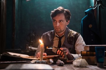 Молился на ананас: чудаковатого "мага" обвинили в терроризме - а он просто хотел любви