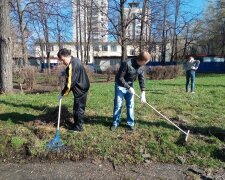 В Днепре должникам алиментов вручат по метле