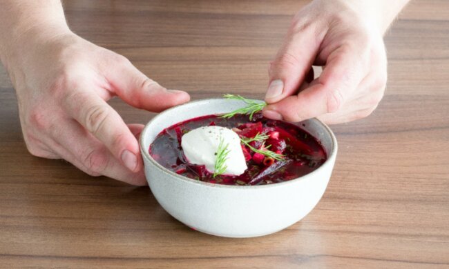 Холодний борщ врятує в будь-яку спеку: як приготувати літню версію улюбленого делікатесу українців