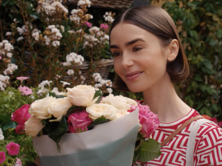 Лілі Коллінз, кадр із серіалу "Емілі в Парижі"