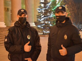 Полицейские, фото: Facebook патрульная полиция Черновицкой области