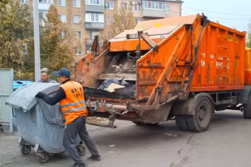 Вывоз мусора, скриншот: YouTube