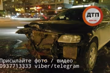 Две иномарки разбились в центре Киева