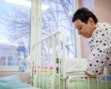 В Україні будуть "ліцензувати" немовлят: що готують "слуги народу"