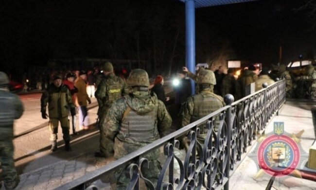 У Слов'янську нардеп і озброєні люди напали на копів, зав'язалася бійка