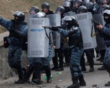Як за законом Савченко екс-беркутівцю термін скоротять