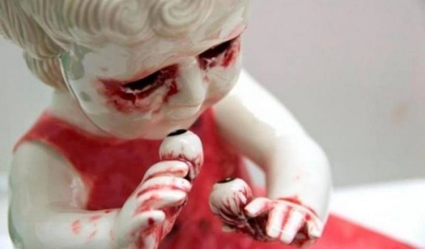 Кровавые скульптуры из фарфора от датской художницы (фото)