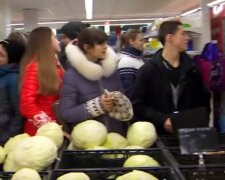 У "Сільпо" переплутали миску квашеної капусти з ванною, дивитися натщесерце