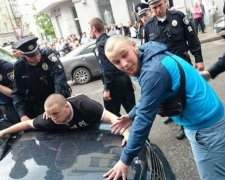 В центре Харькова подстрелили полицейского