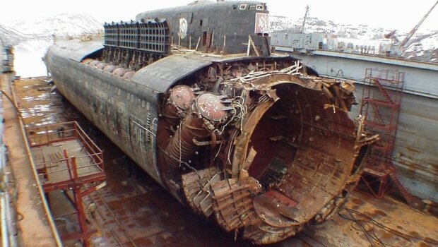 Путін називав його екіпаж "десятидоларовими повіями": розкрито неймовірну таємницю підводного човна Курськ