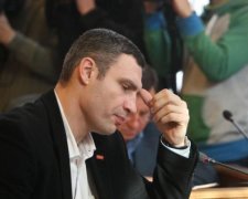 Як точка сидіння визначає точку зору в українській політиці