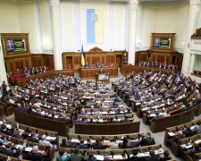 "Бедным" депутатам не хватает двух месяцев отпуска и кучи льгот