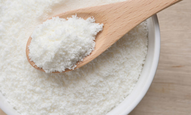 Гладка шкіра і міцні волосся: все, що потрібно знати про колаген