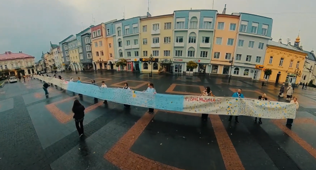 «Українська команда» на підтримку ЗСУ встановила новий рекорд України, щоб зібрати бійцям на сіткомети