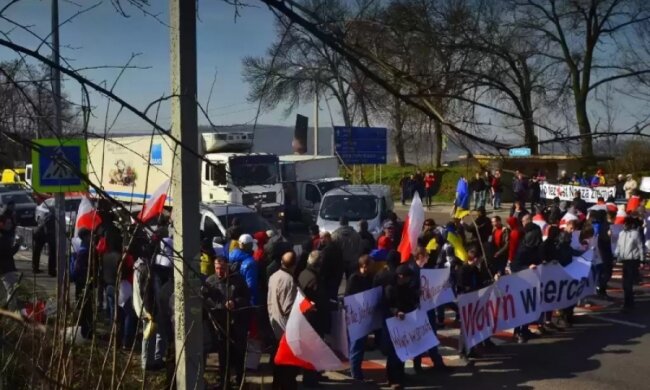 Протест поляков на Львовщине оказался провокацией Кремля