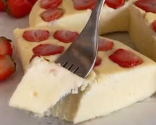 Сирна запіканка з полуницею, кадр з відео