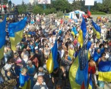 На Віче у Маріуполі вимагають визначити статус міста (фото)