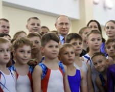 Порушив закон із 15-річною: в мережі відповіли на кримінальні дії Путіна