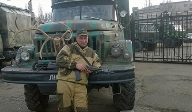Боевики на Донбассе прячут военную технику рядом со школой (фото)